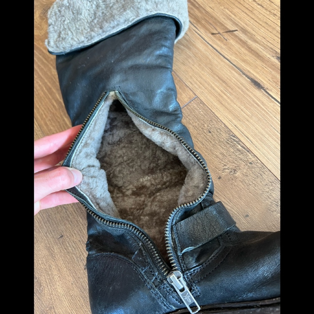Frye fleeced boots - Picture 9 of 10